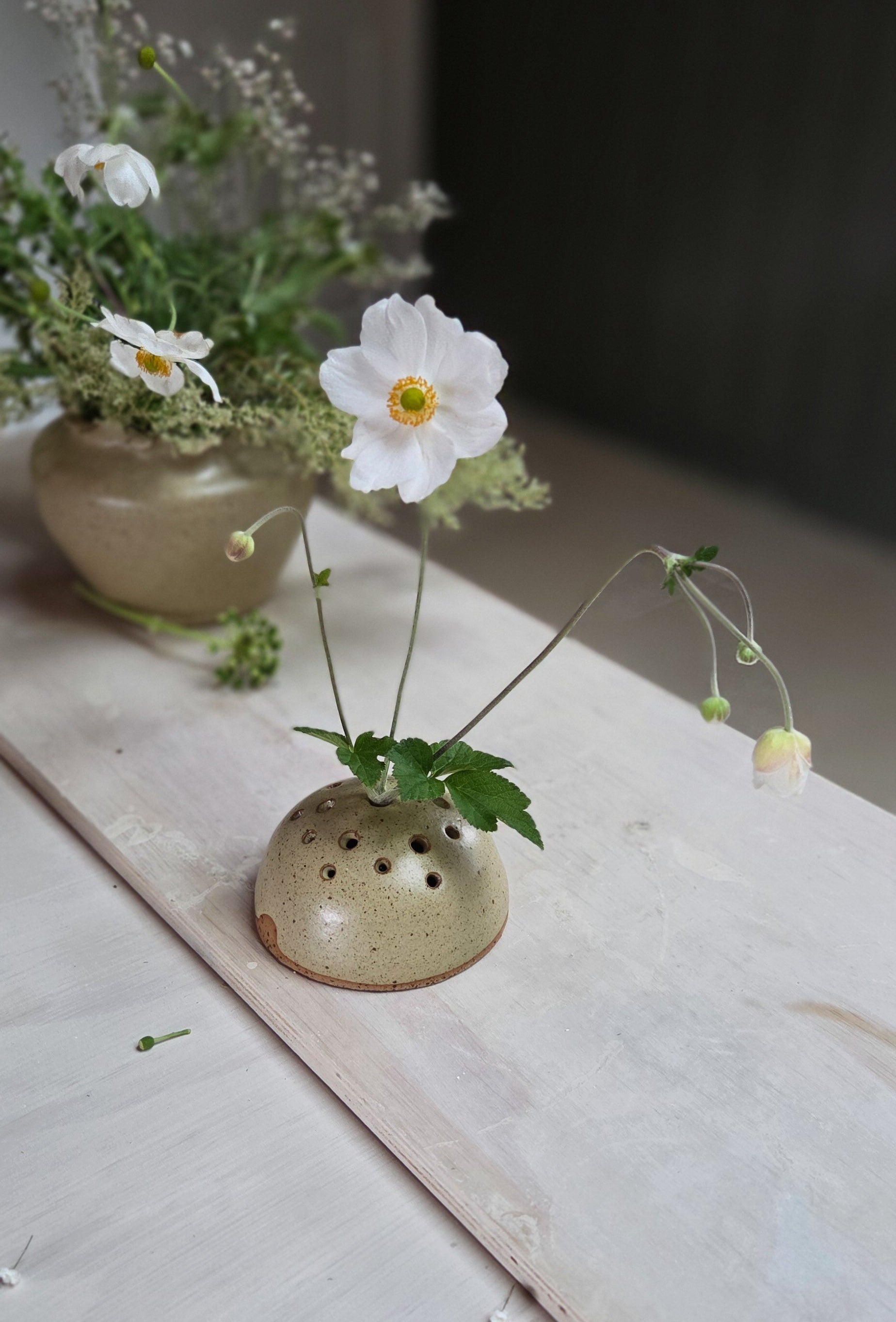 Flower Frog - Flax