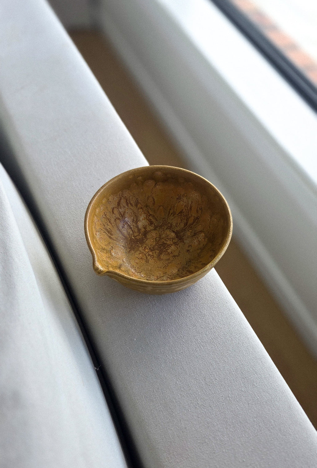 The Pourer Bowl - Burnished Honey