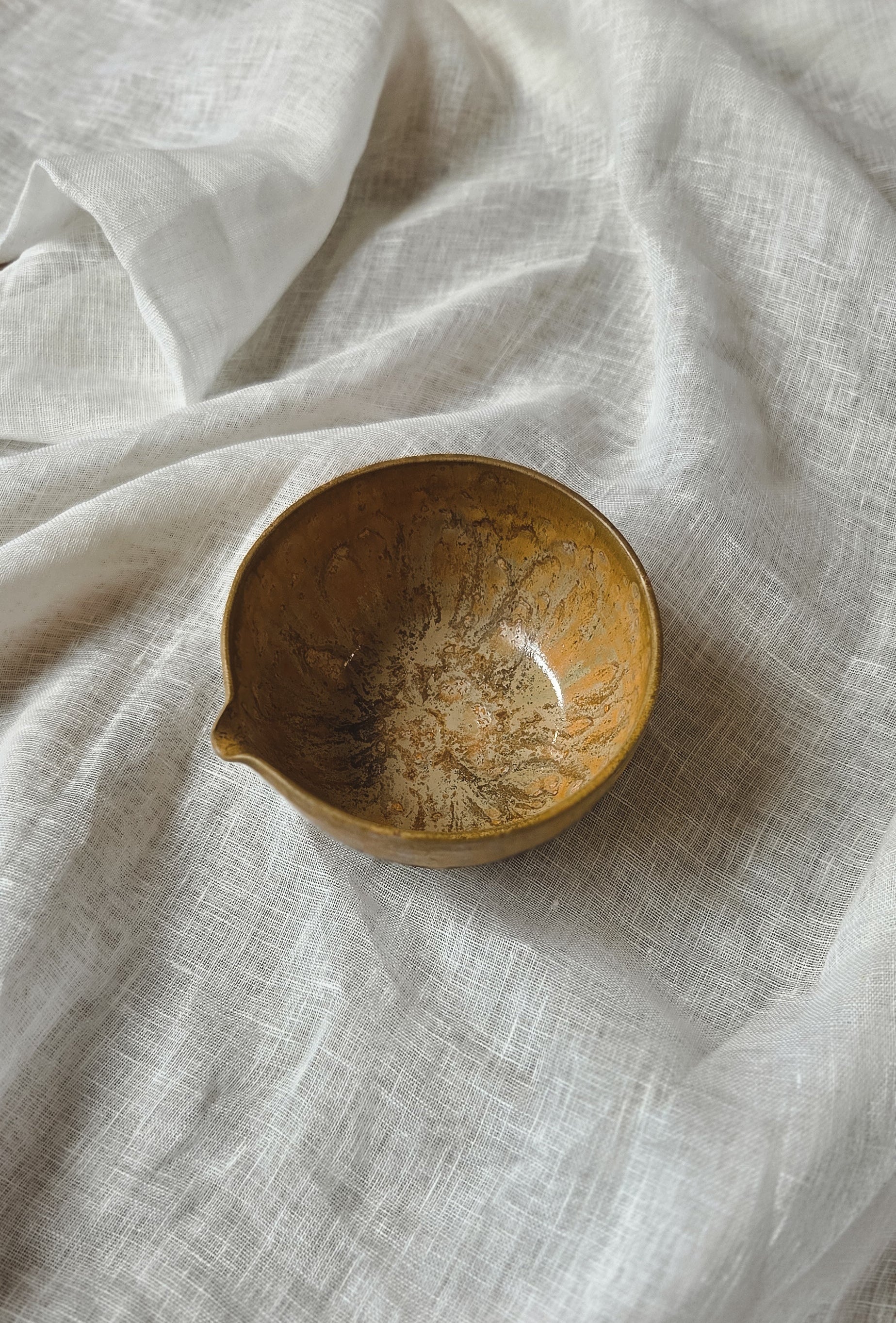 The Pourer Bowl - Burnished Honey