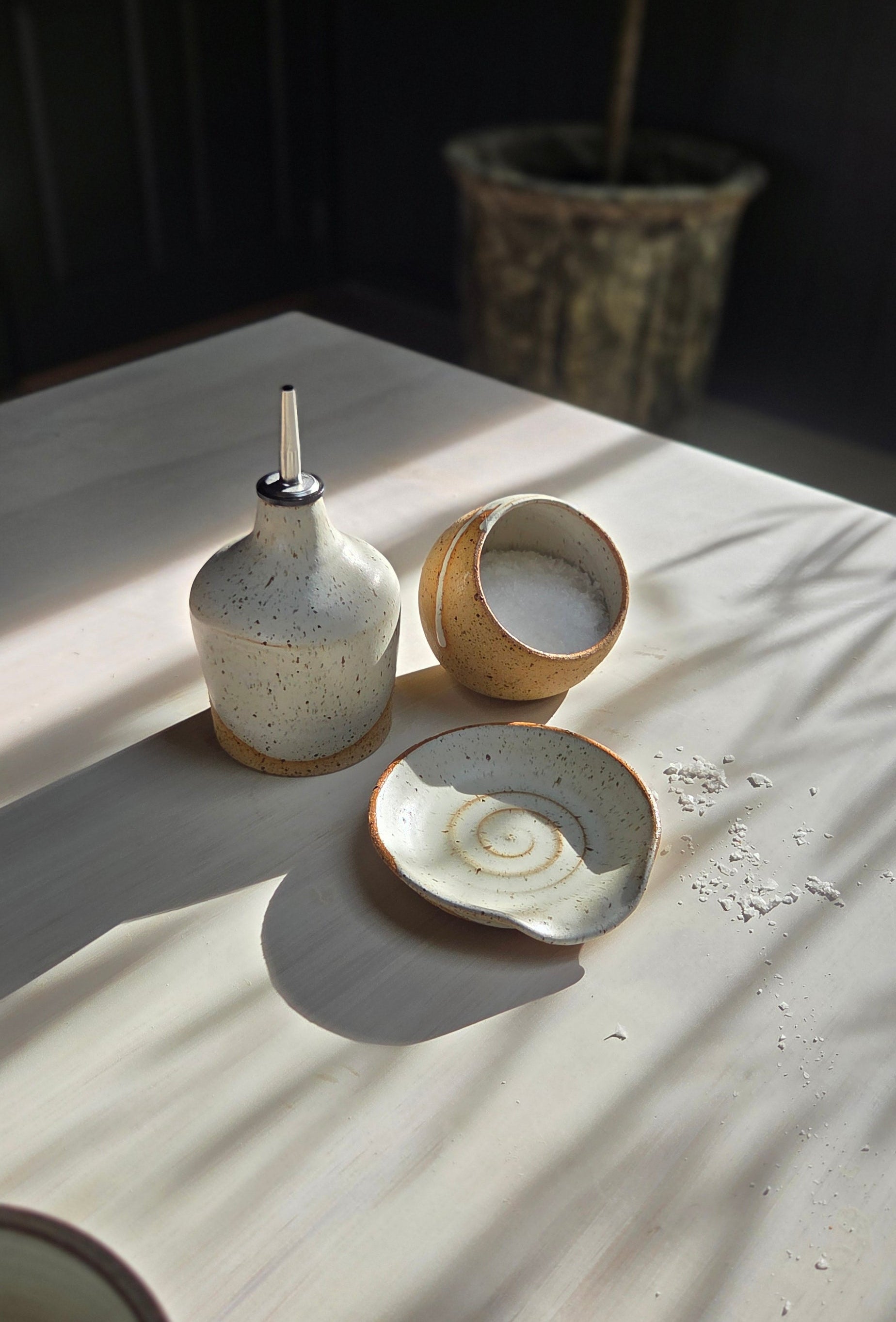 Oil Bottle - Chalk/Speckle